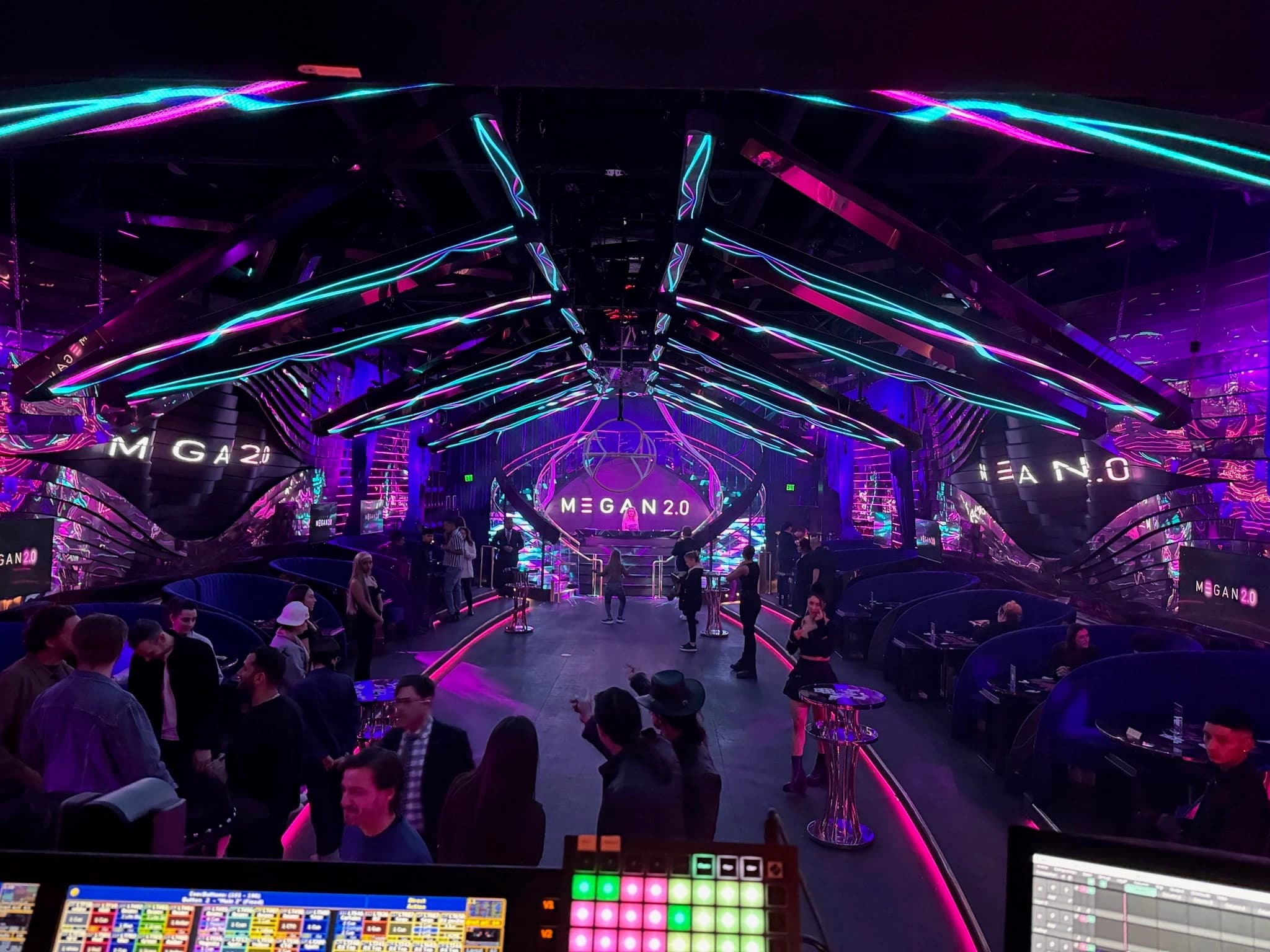 Projection Mapping & VFX